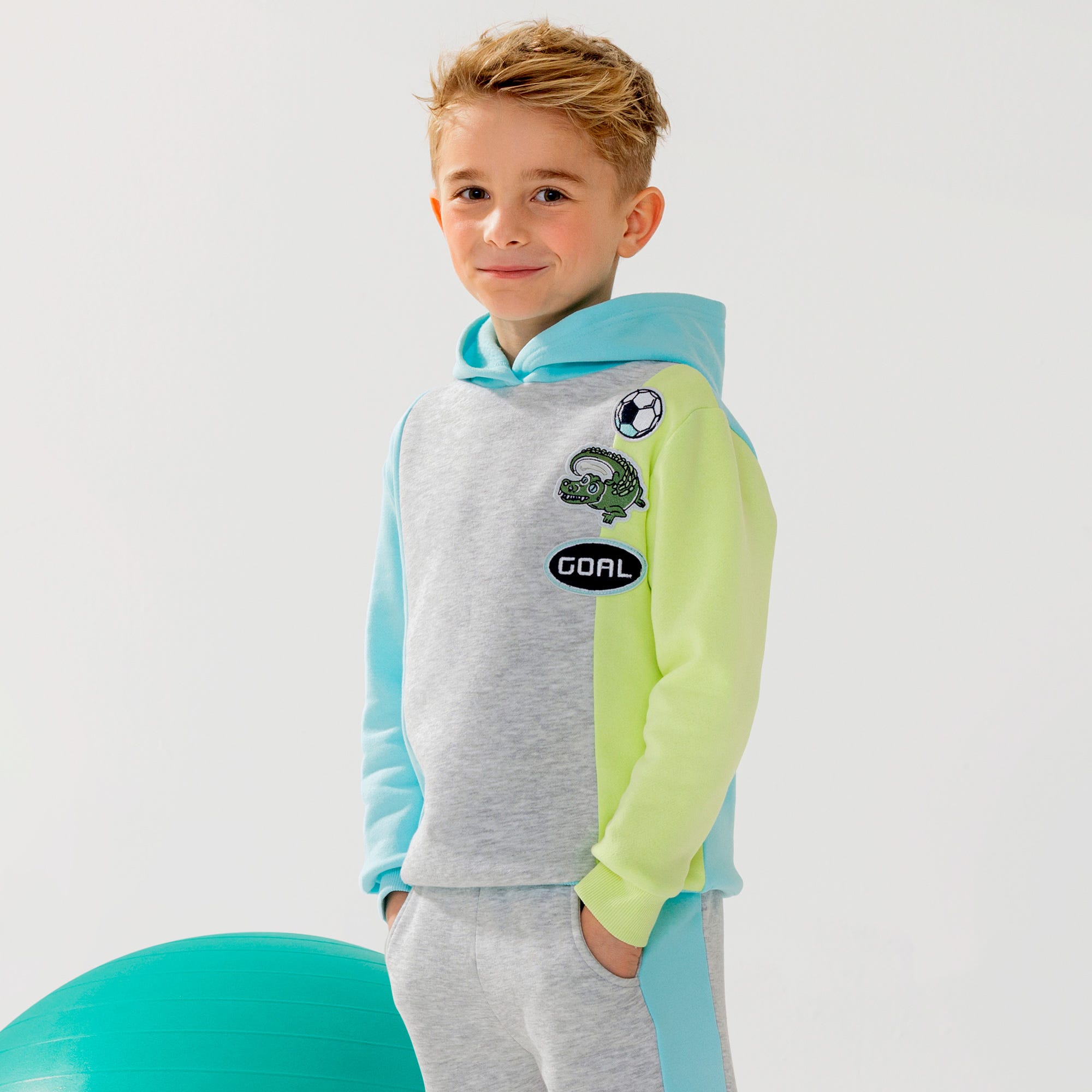 Jungen-Sweatshirt mit coolem Farbdesign