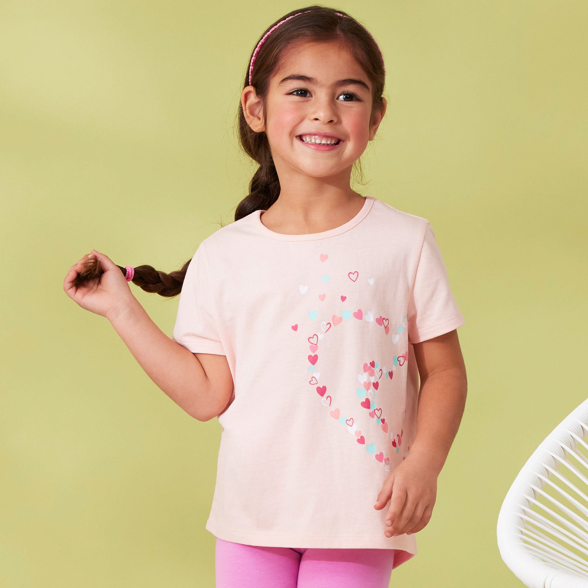 Mädchen-T-Shirt mit hübschen Herzchen