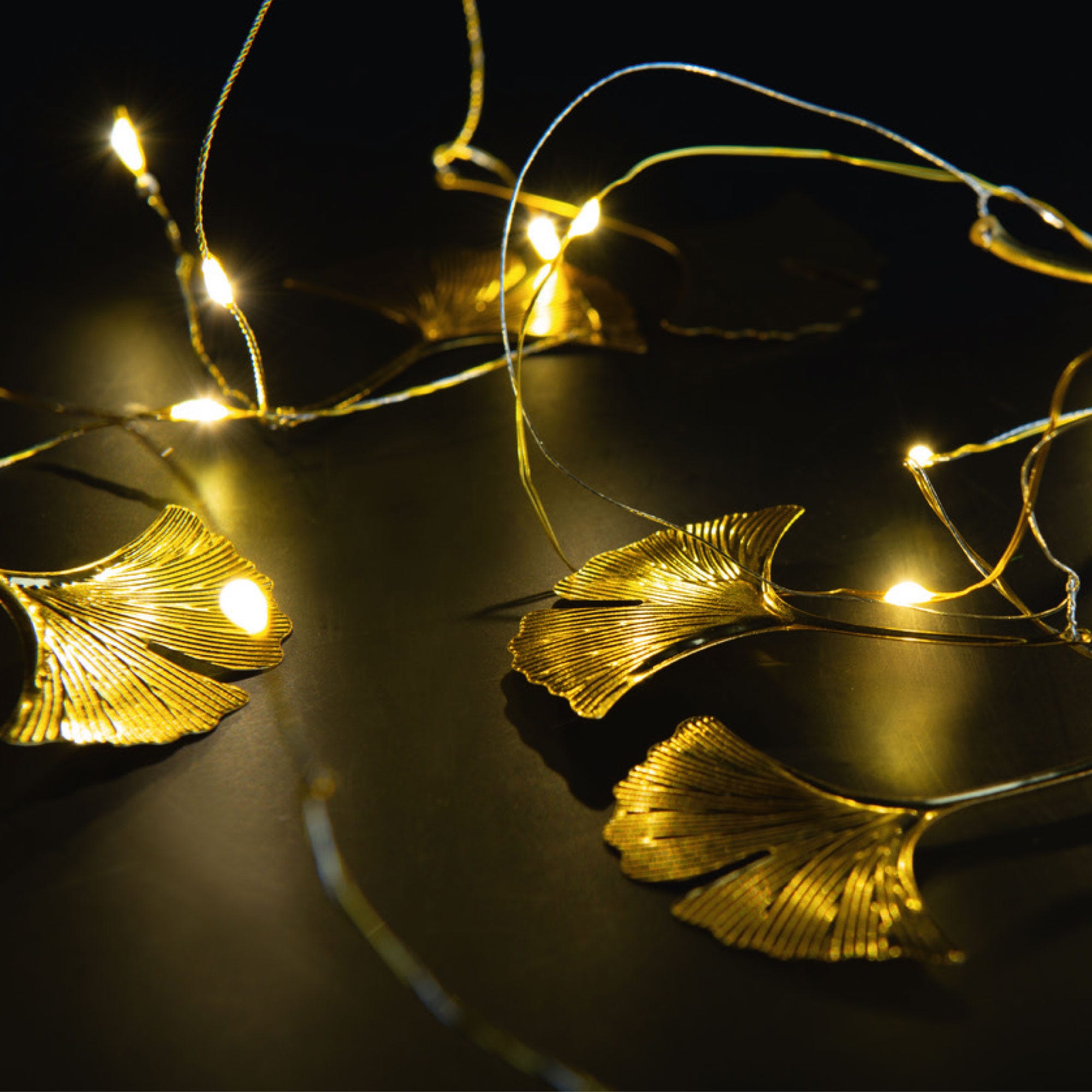 LED-Lichterkette mit Deko-Blättern, ca. 230cm