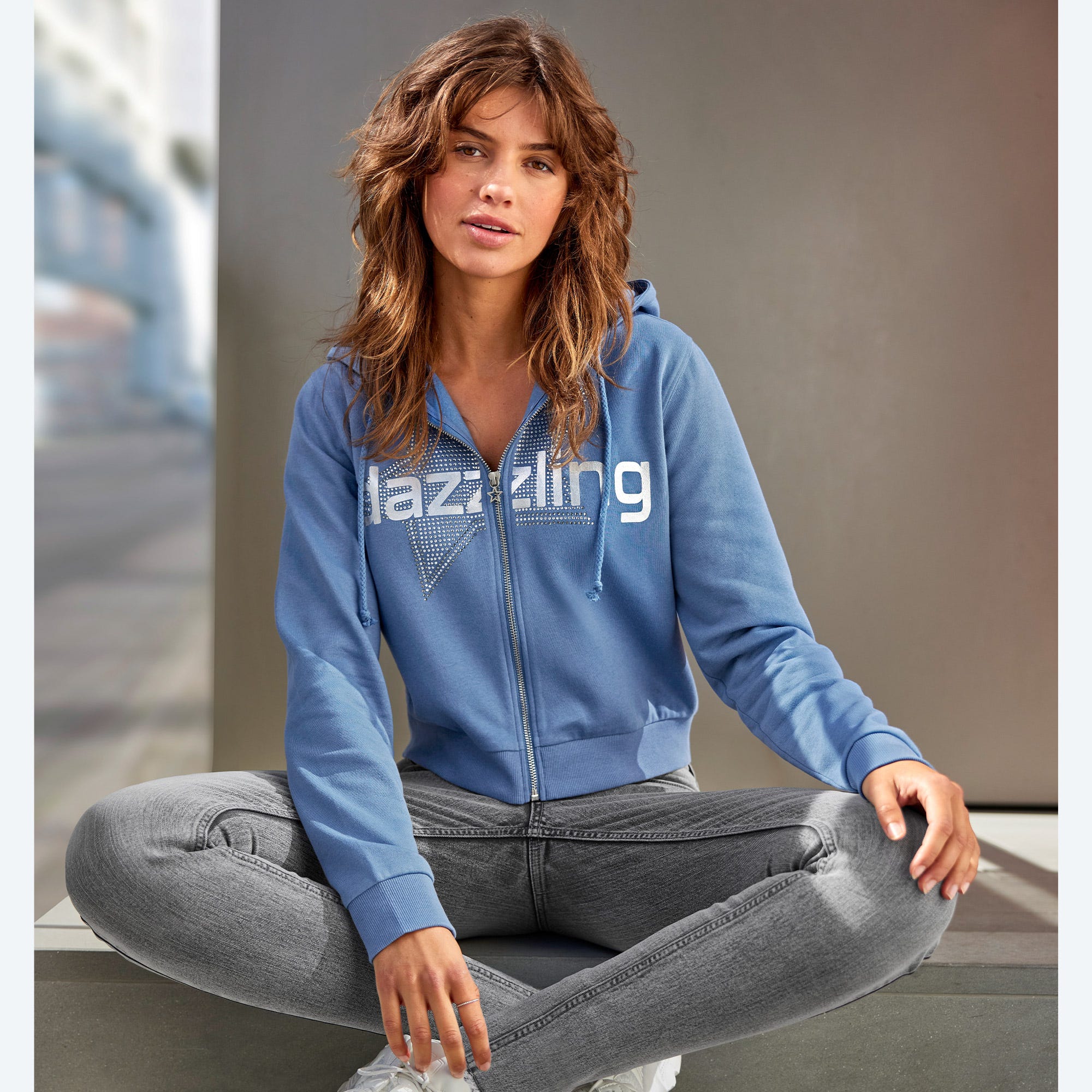 Damen-Sweatjacke mit Glitzer-Schriftzug